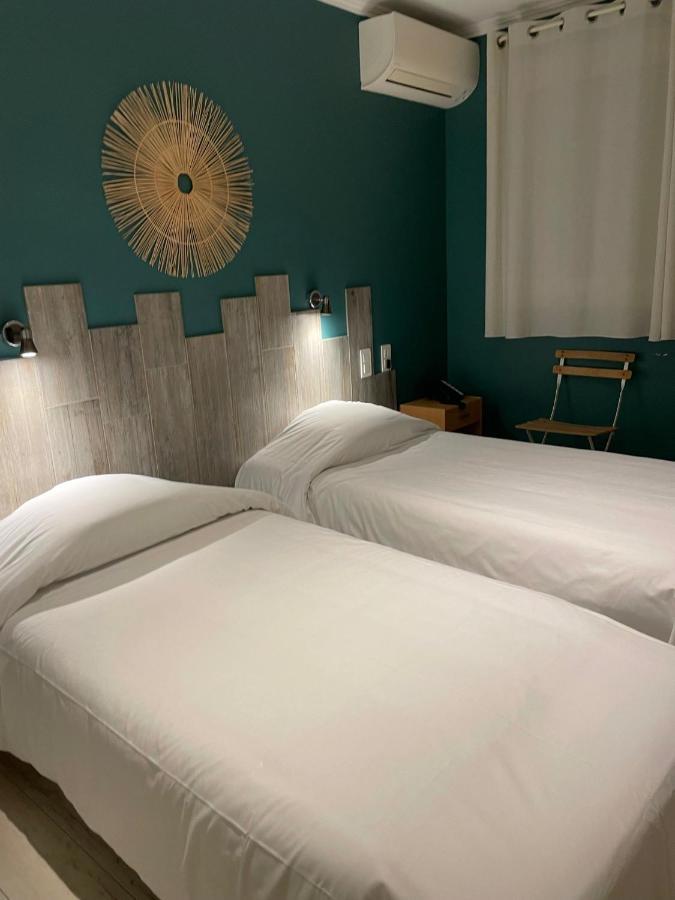 Au Tapis De Sable Hotel Saint-Cyr-sur-Mer Luaran gambar