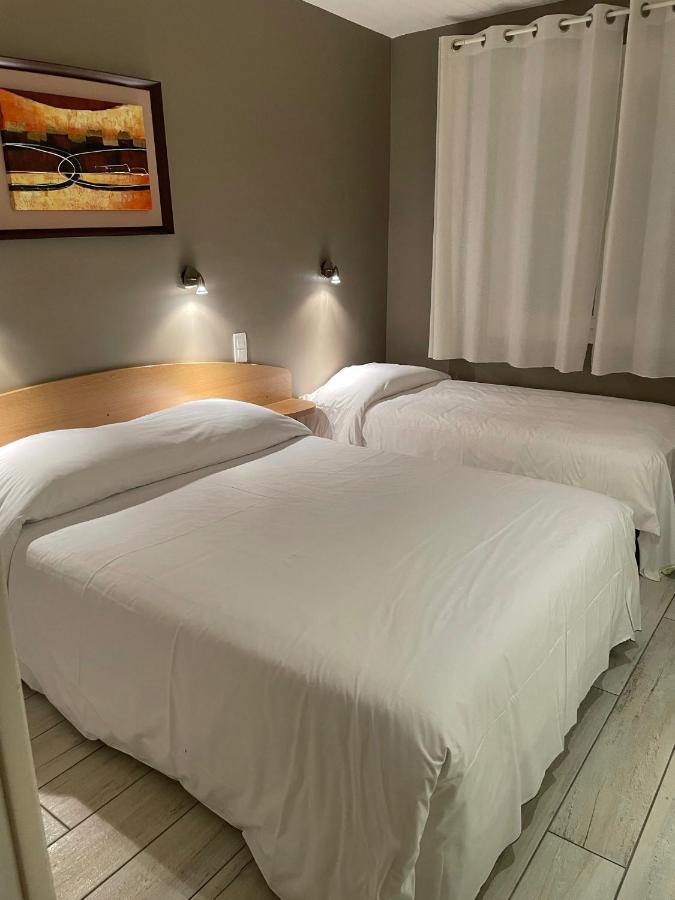 Au Tapis De Sable Hotel Saint-Cyr-sur-Mer Luaran gambar
