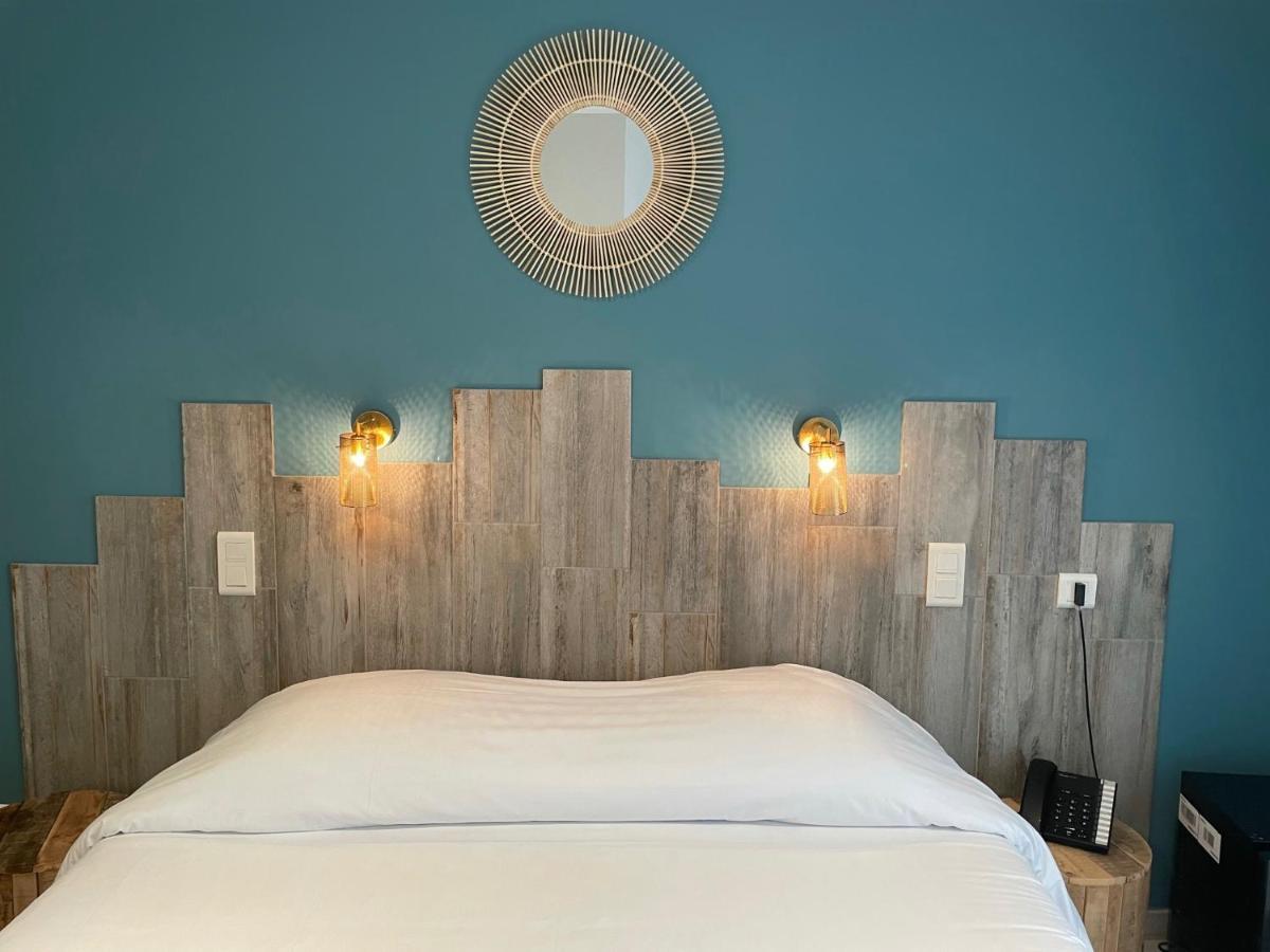 Au Tapis De Sable Hotel Saint-Cyr-sur-Mer Luaran gambar