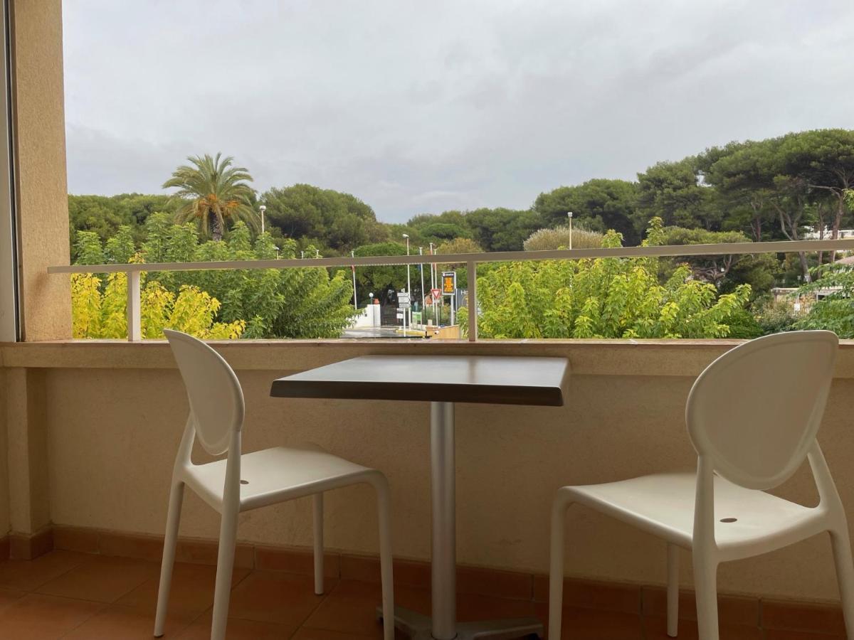 Au Tapis De Sable Hotel Saint-Cyr-sur-Mer Luaran gambar