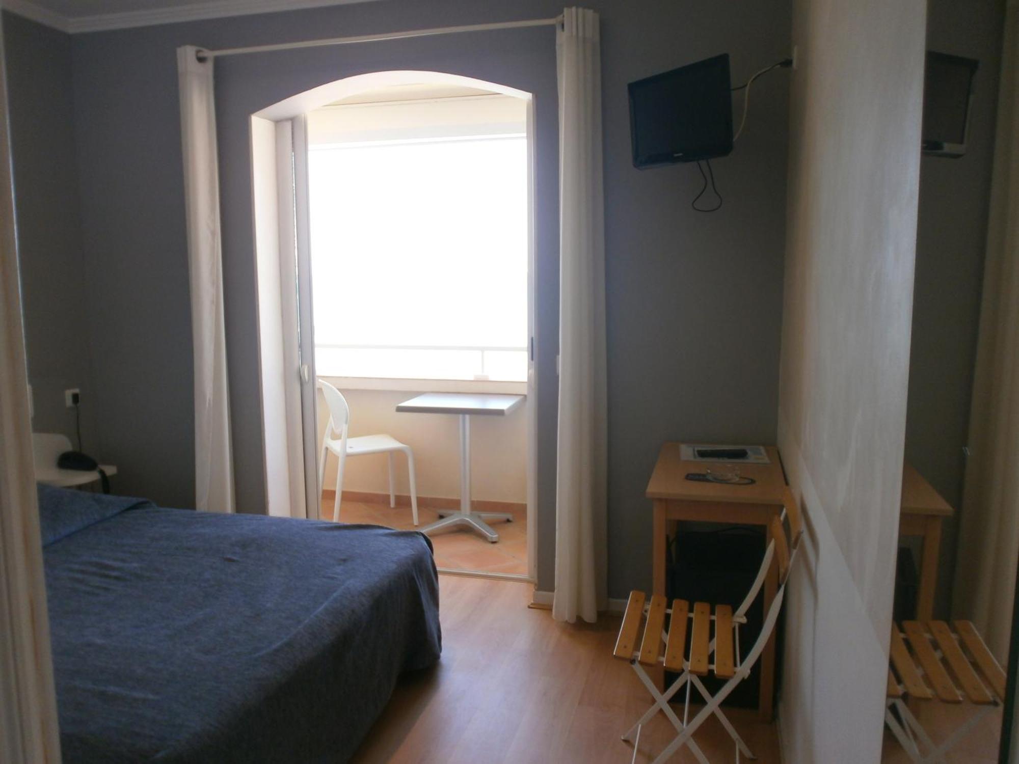 Au Tapis De Sable Hotel Saint-Cyr-sur-Mer Bilik gambar